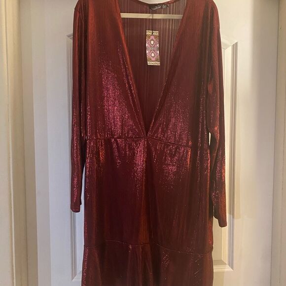 COPY - NWT Boohoo Metallic Skater Dress Sz 24 Red - Picture 1 of 5